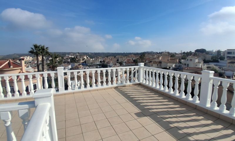 Kitchen in villa for sale in Rojales