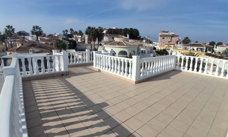 Bathroom in villa for sale in Rojales