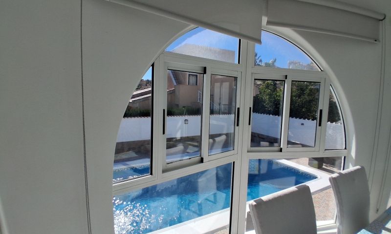 Dining area in villa for sale in Rojales