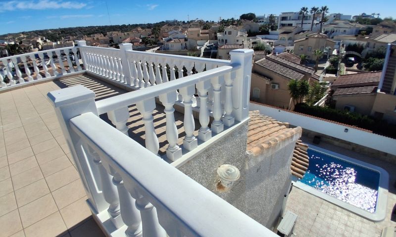 Bedroom in villa for sale in Rojales