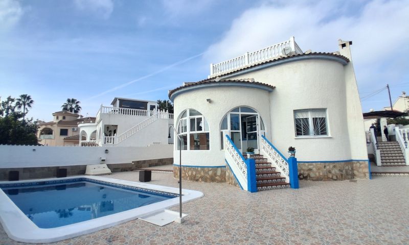 Terrace in villa for sale in Rojales