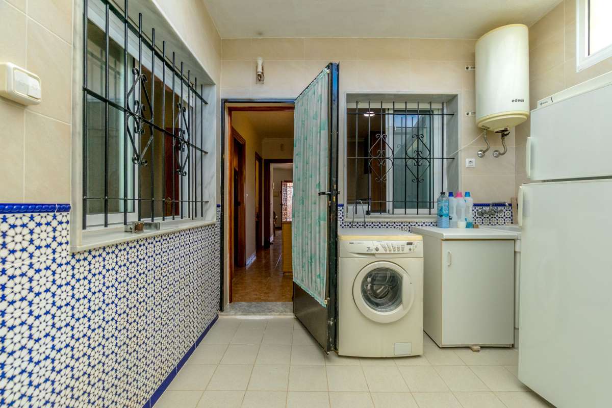 Bathroom in villa for sale in Santiago de la Ribera