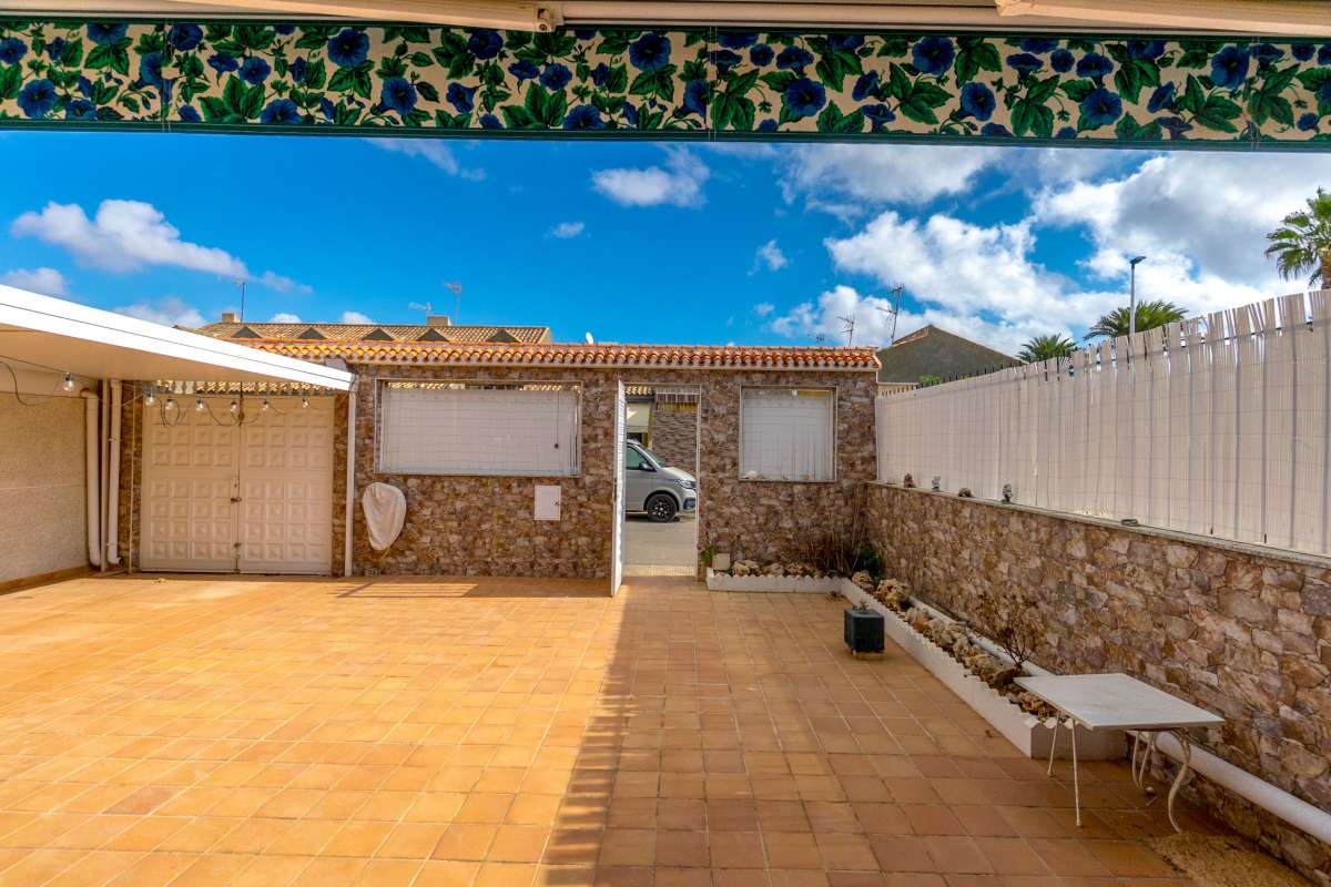 Exterior view in villa for sale in Santiago de la Ribera