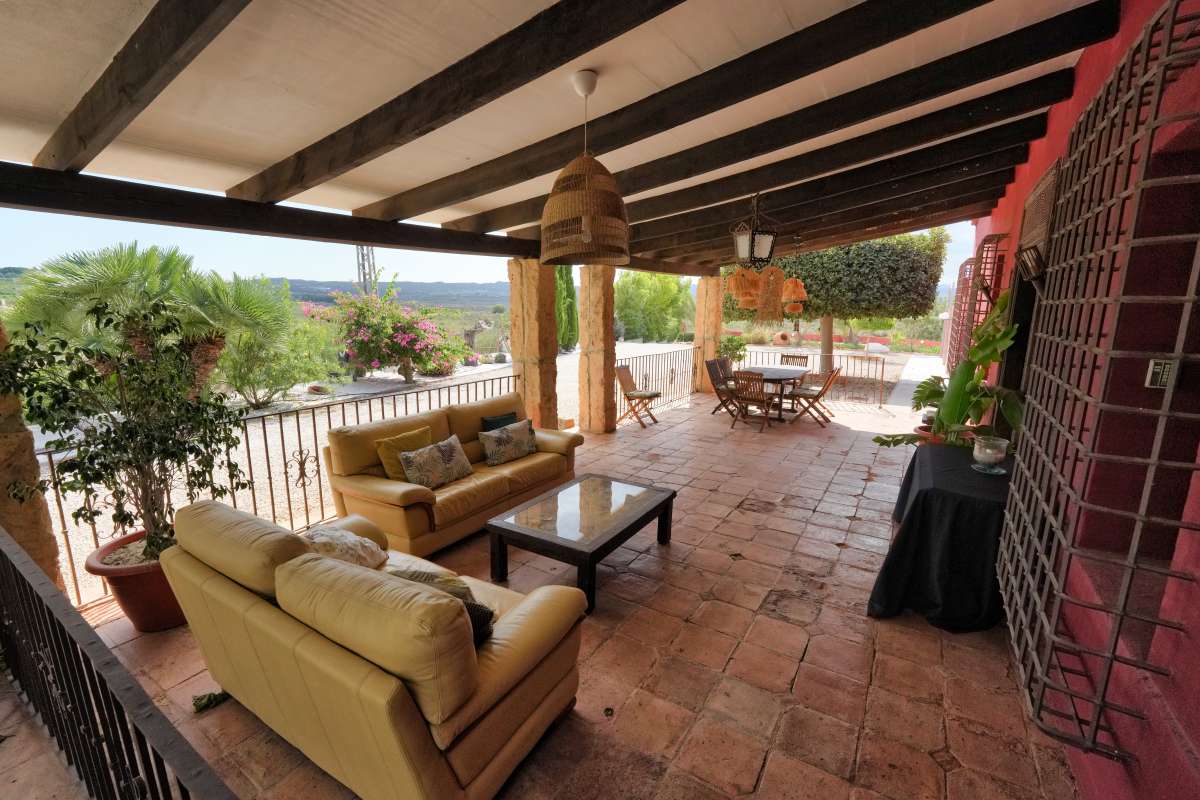 Terrace in finca for sale in Torremendo