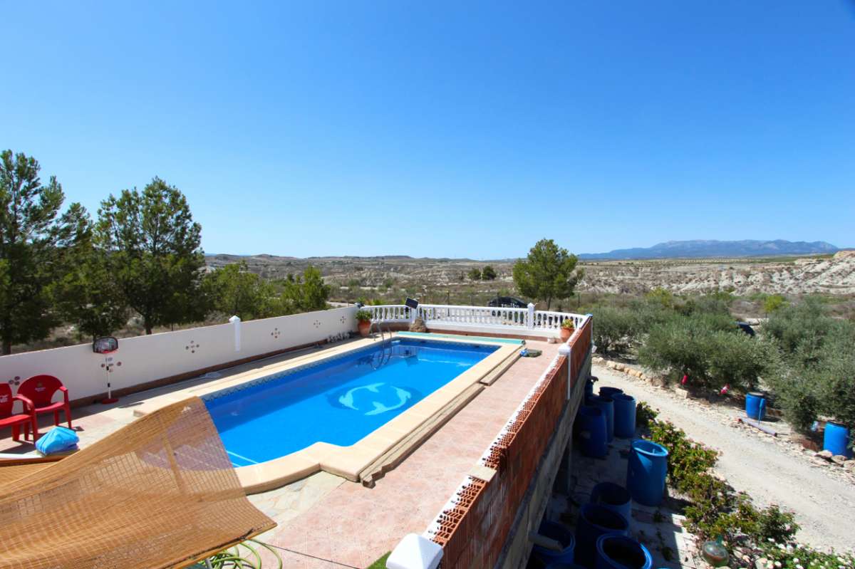 Master bedroom in villa for sale in Albudeite