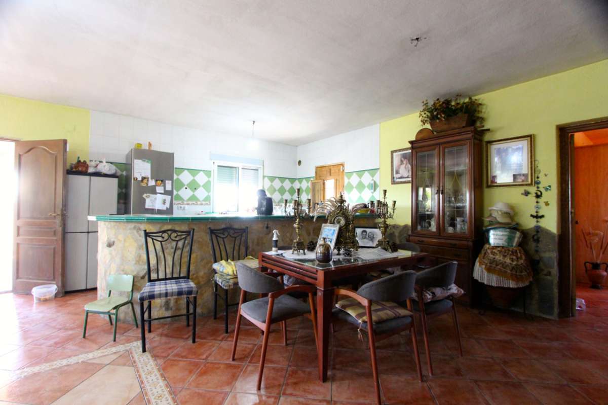 Bedroom in villa for sale in Albudeite