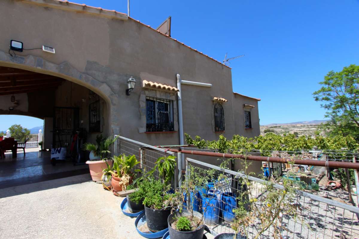 Bathroom in villa for sale in Albudeite