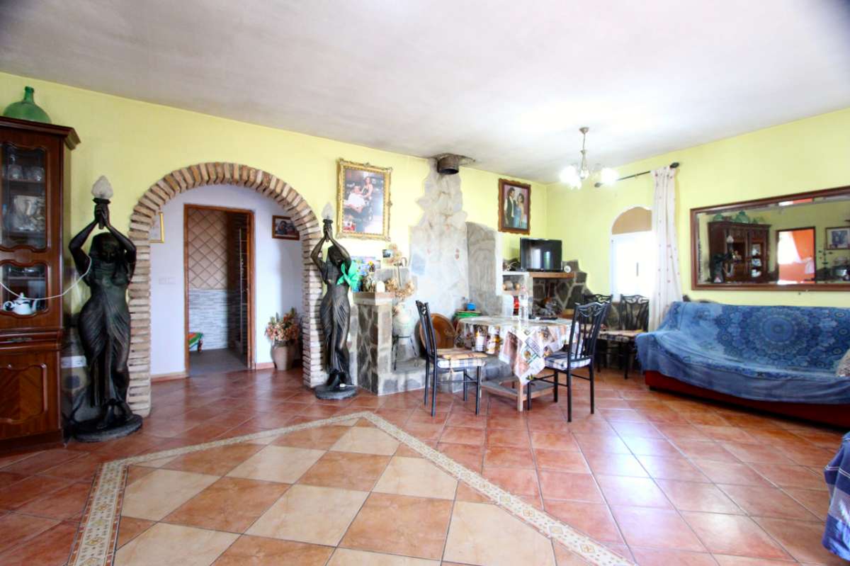 Terrace in villa for sale in Albudeite