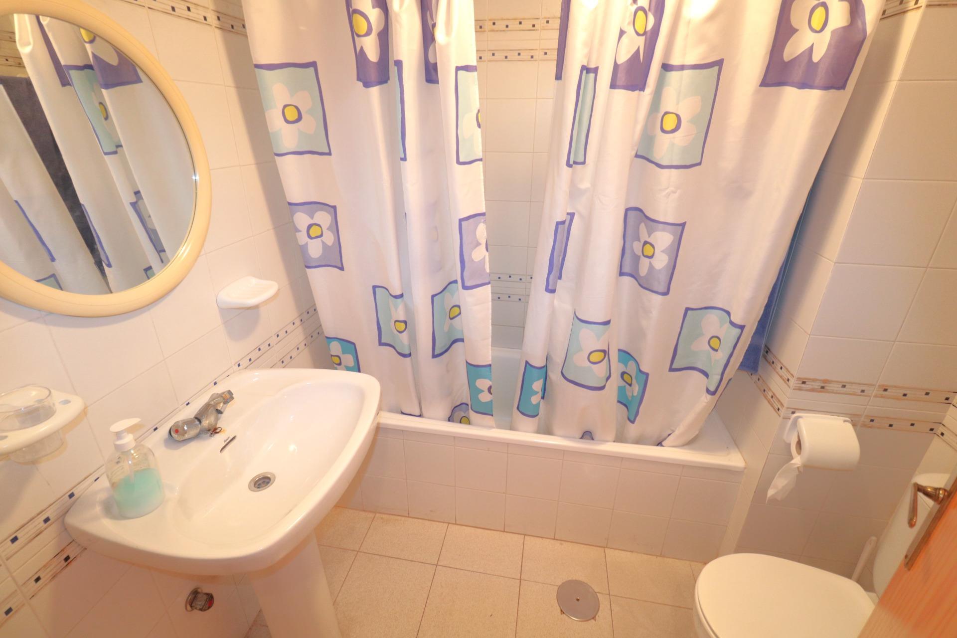 Bedroom in apartment for sale in Torrevieja