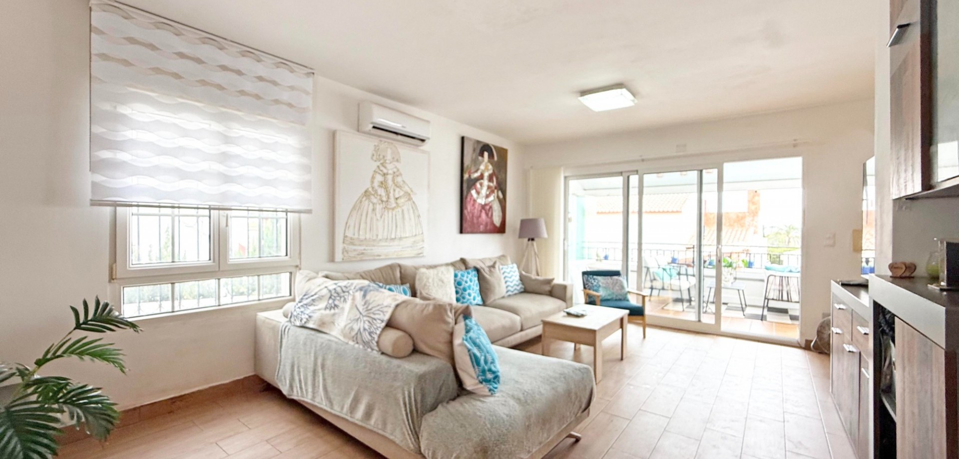 Garden in villa for sale in Orihuela Costa