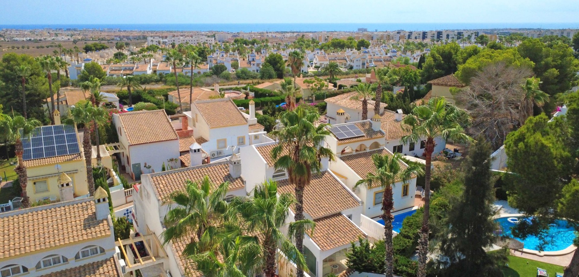 Dining area in villa for sale in Orihuela Costa