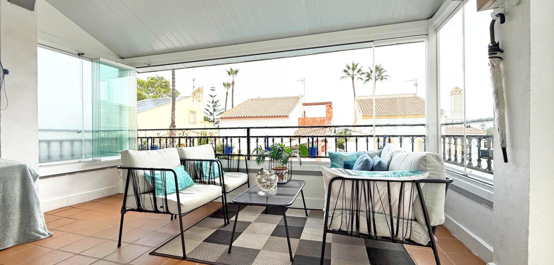 Exterior view in villa for sale in Orihuela Costa