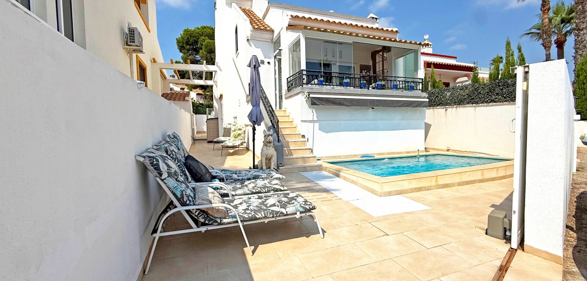 Terrace in villa for sale in Orihuela Costa