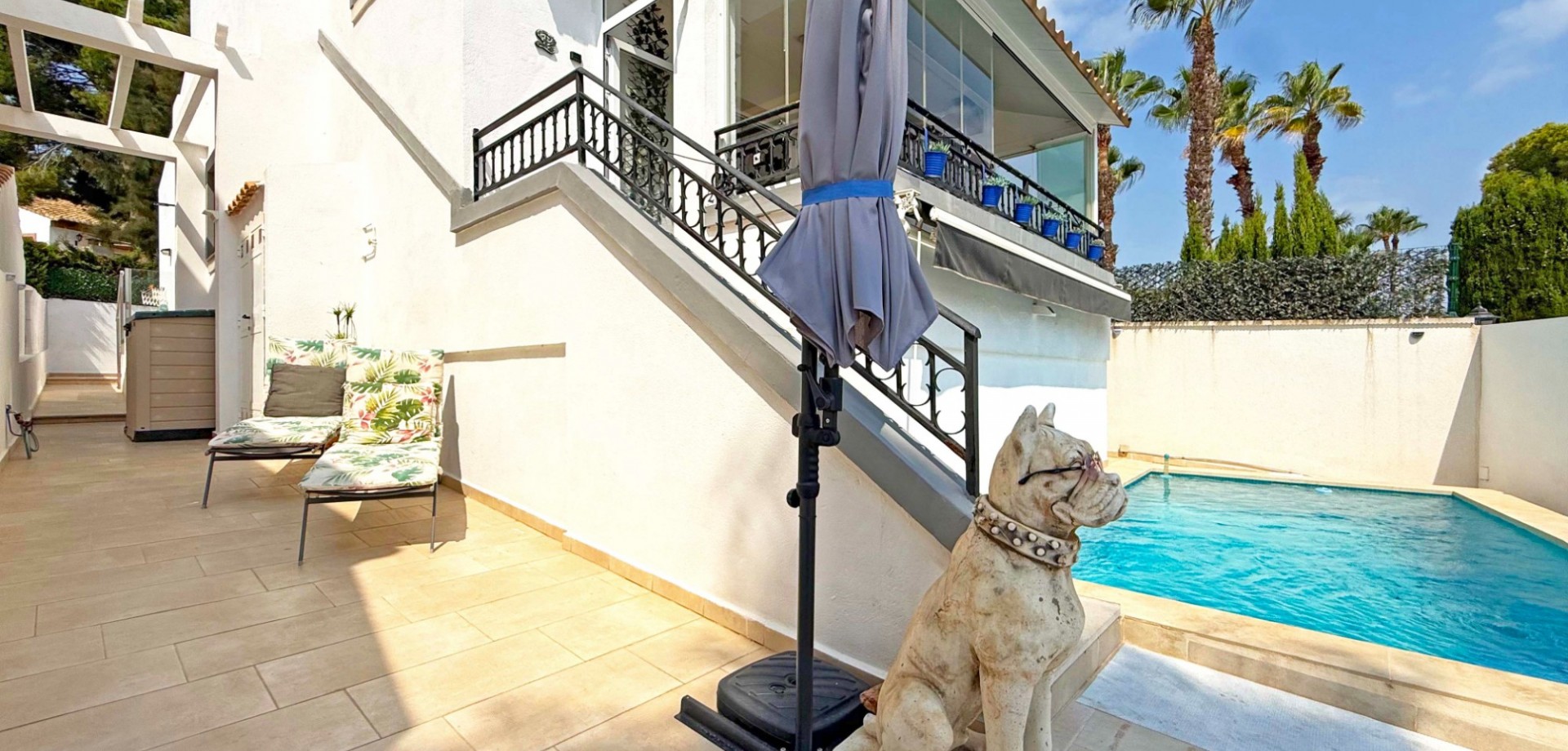 Dining area in villa for sale in Orihuela Costa
