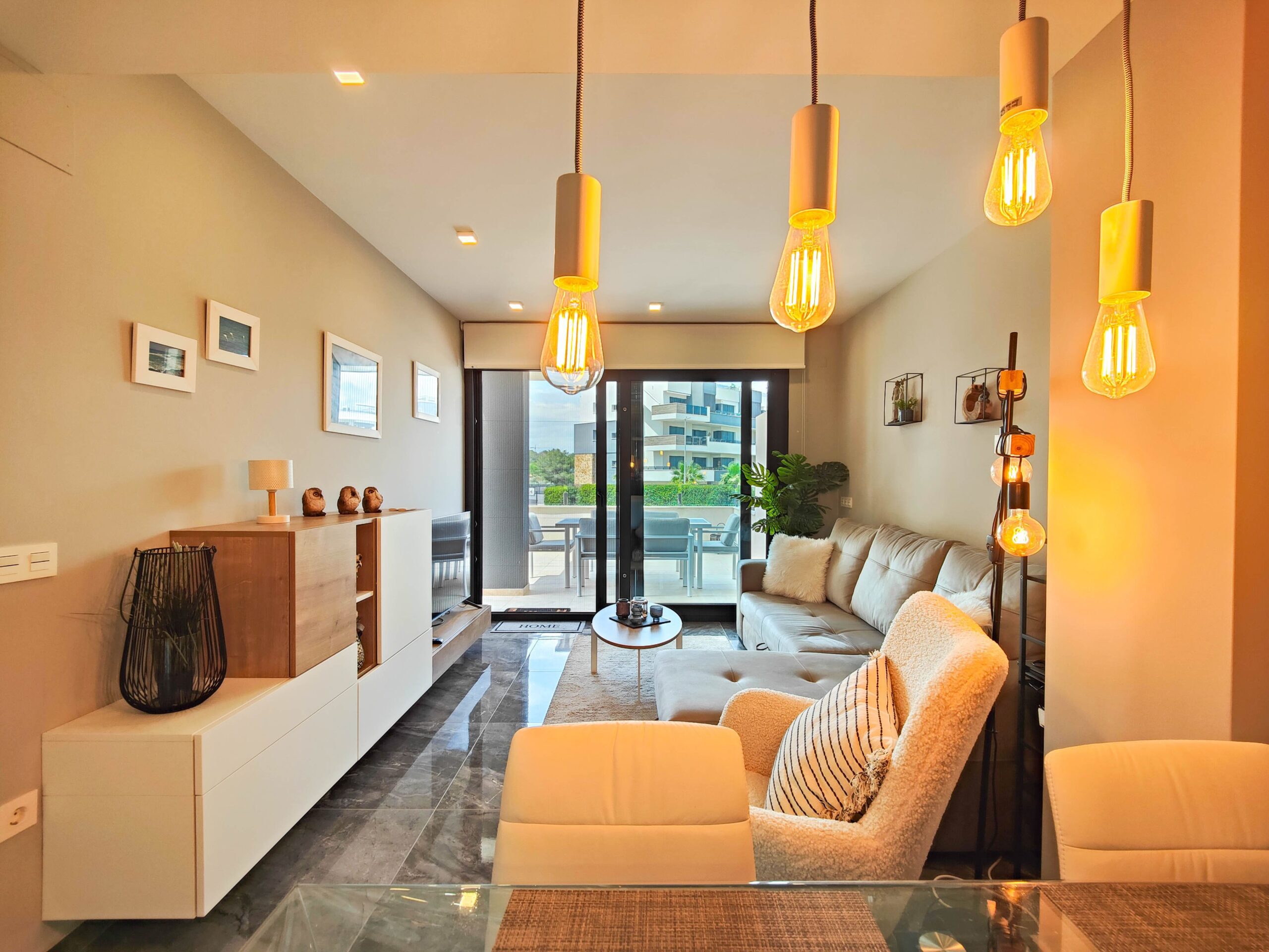 Dining area in apartment for sale in Orihuela Costa