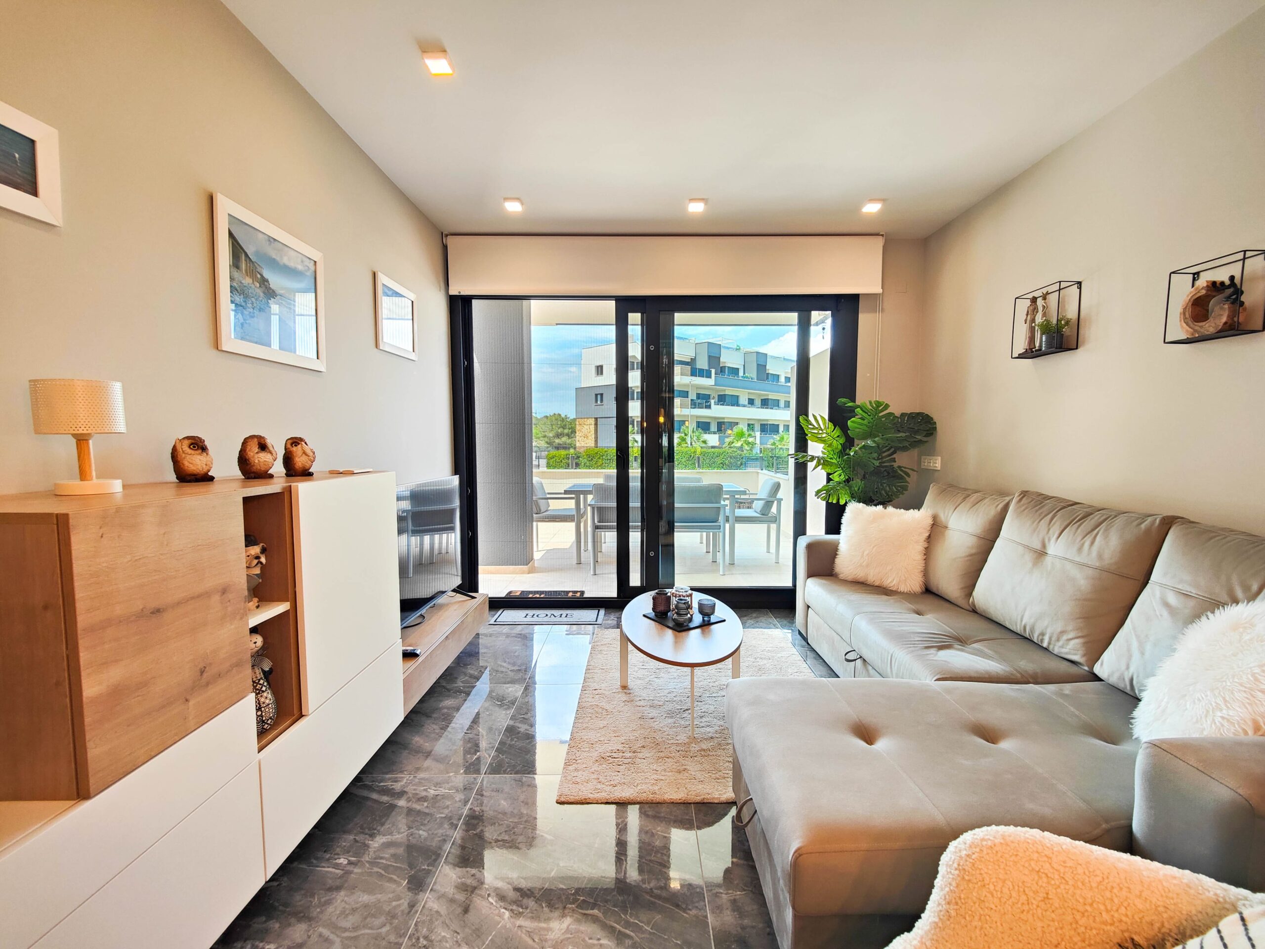Bedroom in apartment for sale in Orihuela Costa