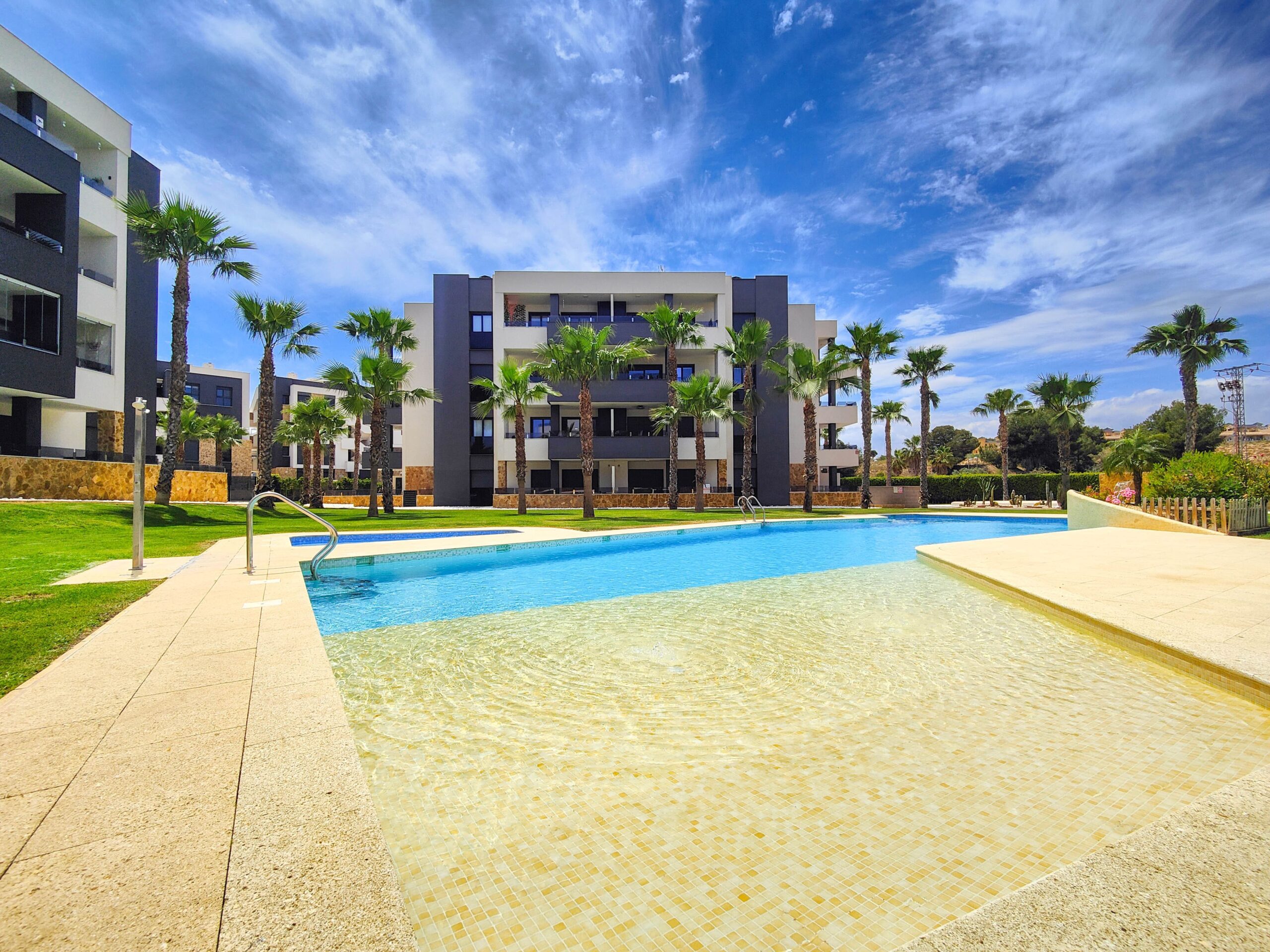 Dining area in apartment for sale in Orihuela Costa