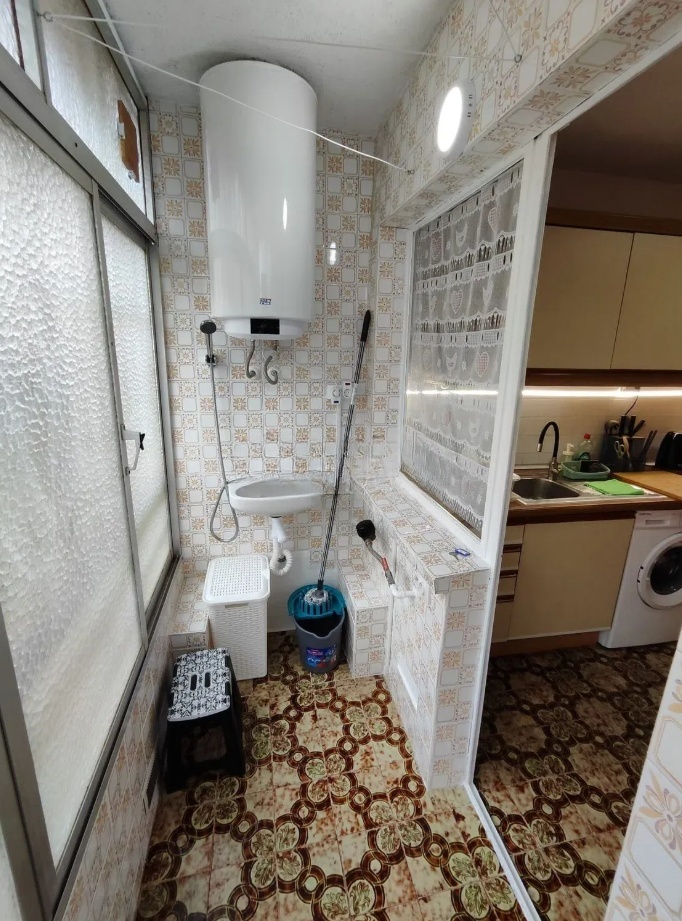 Spacious apartment with an area of 82 m² located in the Juan XXIII district in Alicante, in a buildi