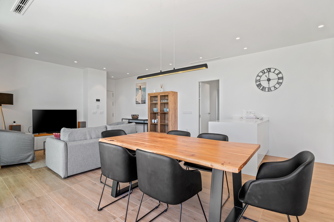 Bedroom in apartment for sale in Las Colinas Golf