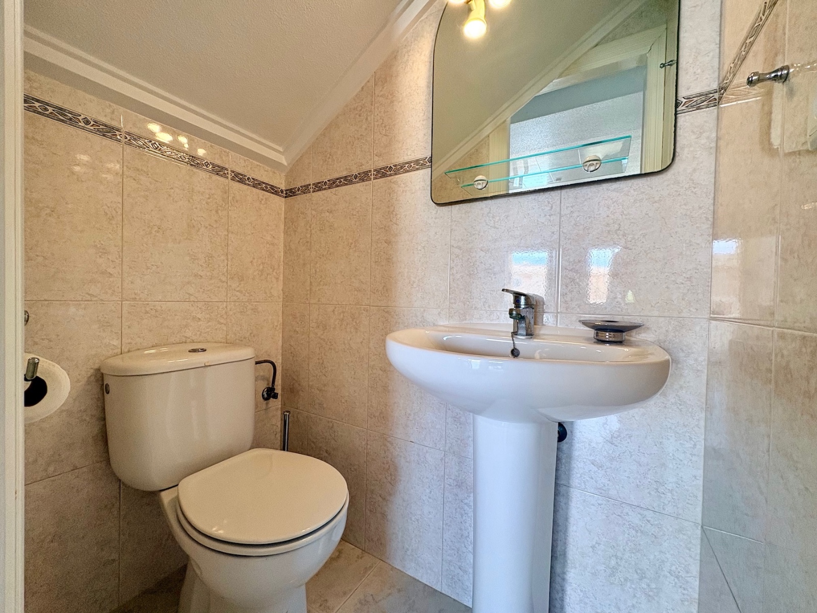 Master bedroom in terraced for sale in Rojales