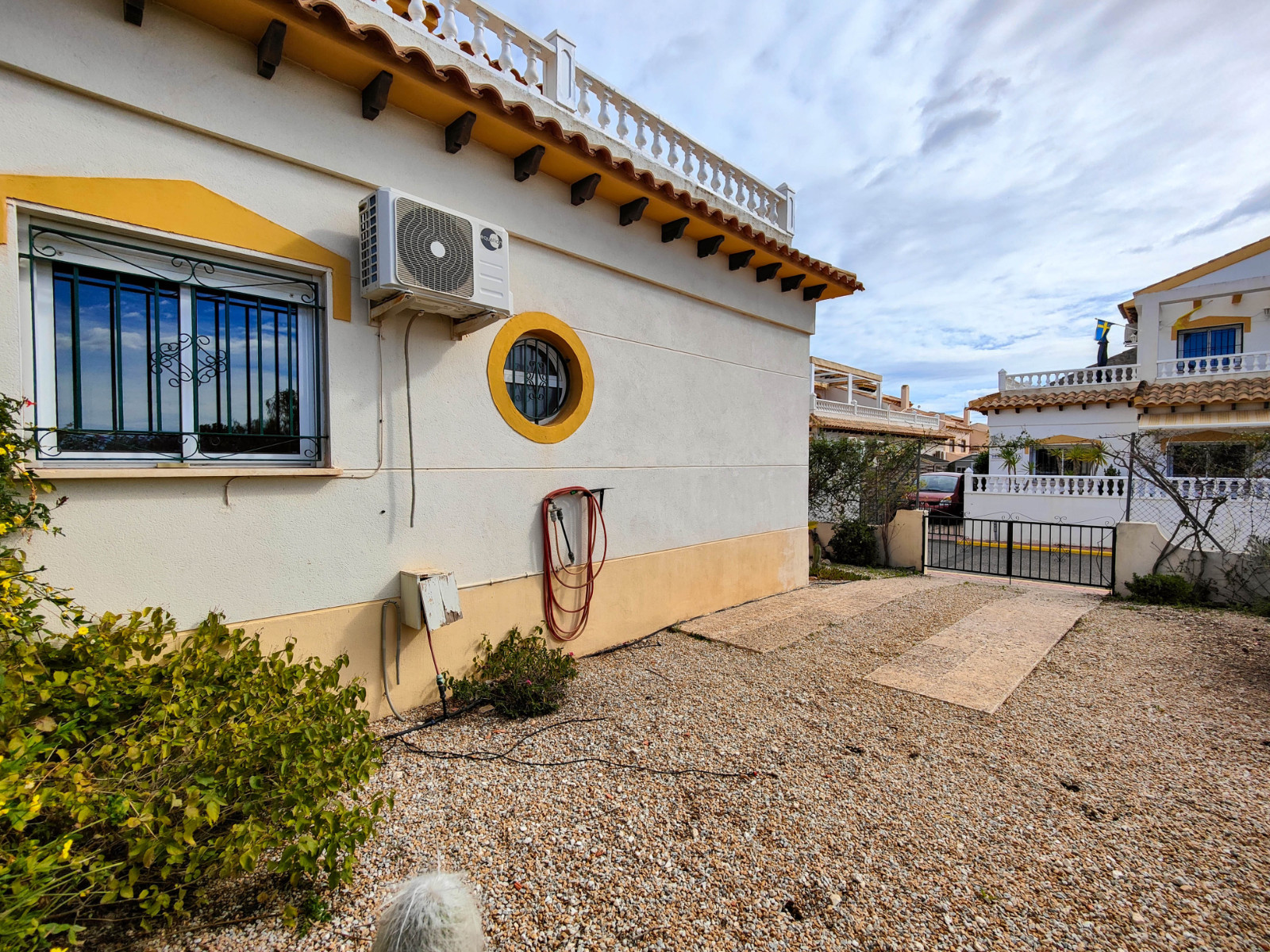 Beautiful corner quad house in Punta Prima, Orihuela Costa, located in a quiet area next to a green
