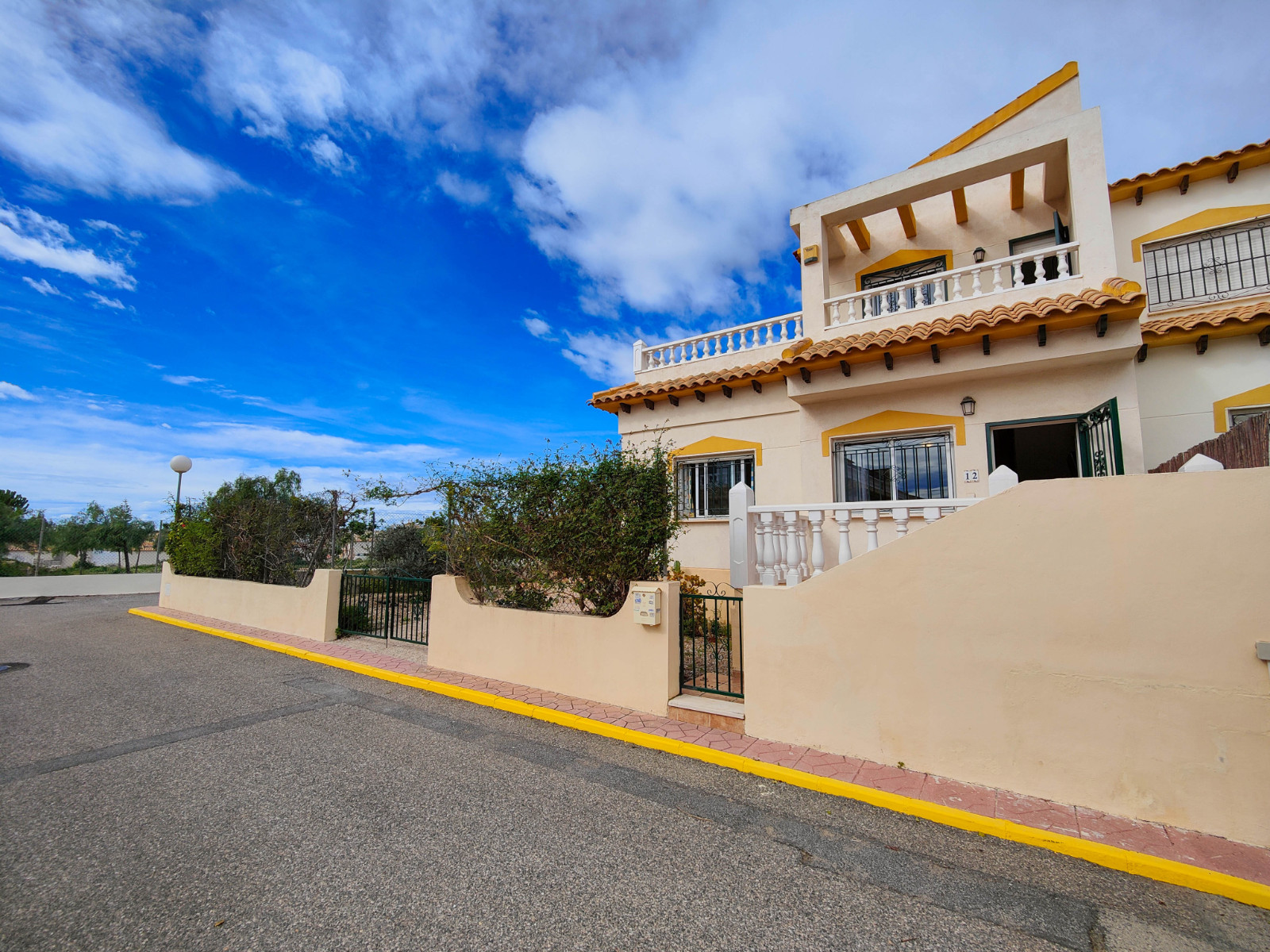 Dining area in terraced for sale in Orihuela Costa
