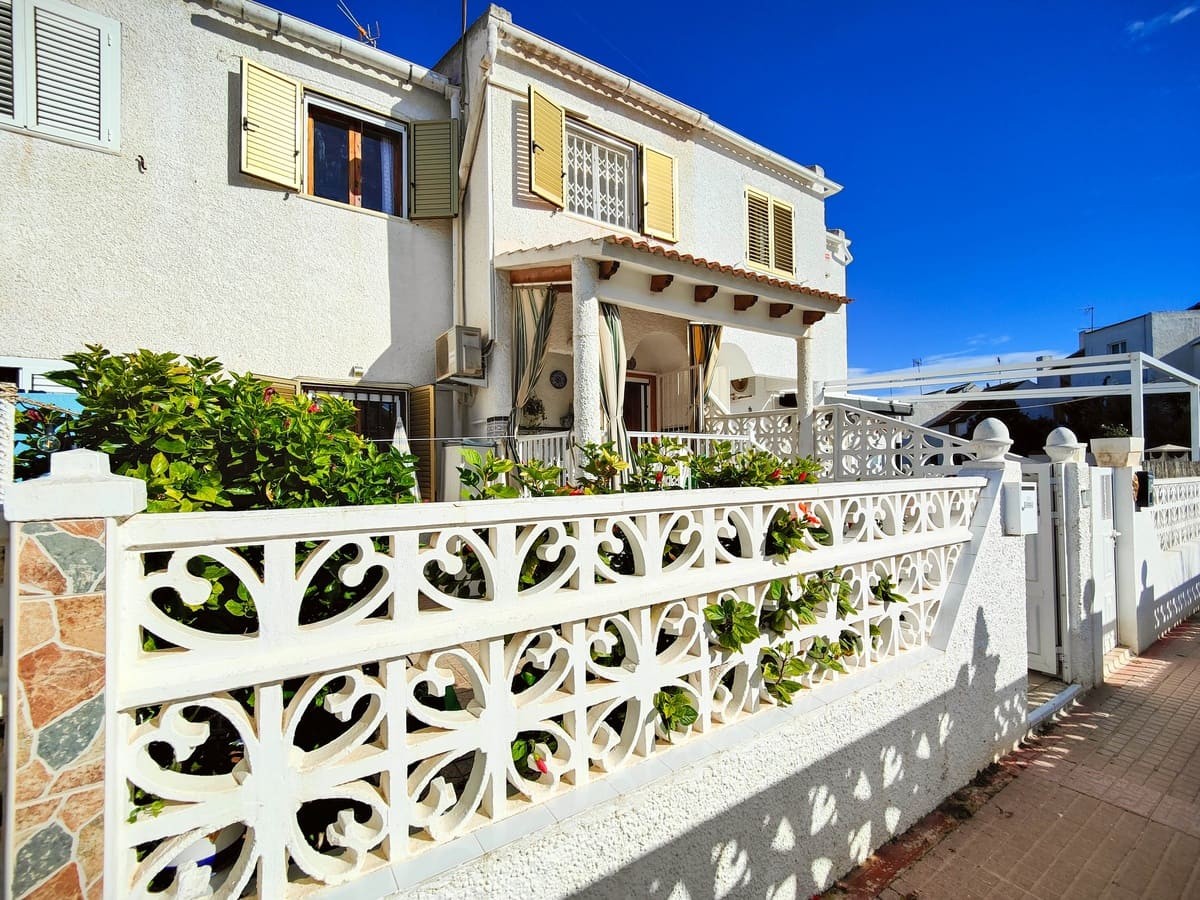 Exterior view in terraced for sale in Torrevieja