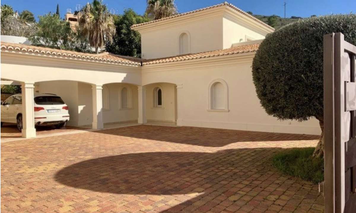 Kitchen in villa for sale in Moraira