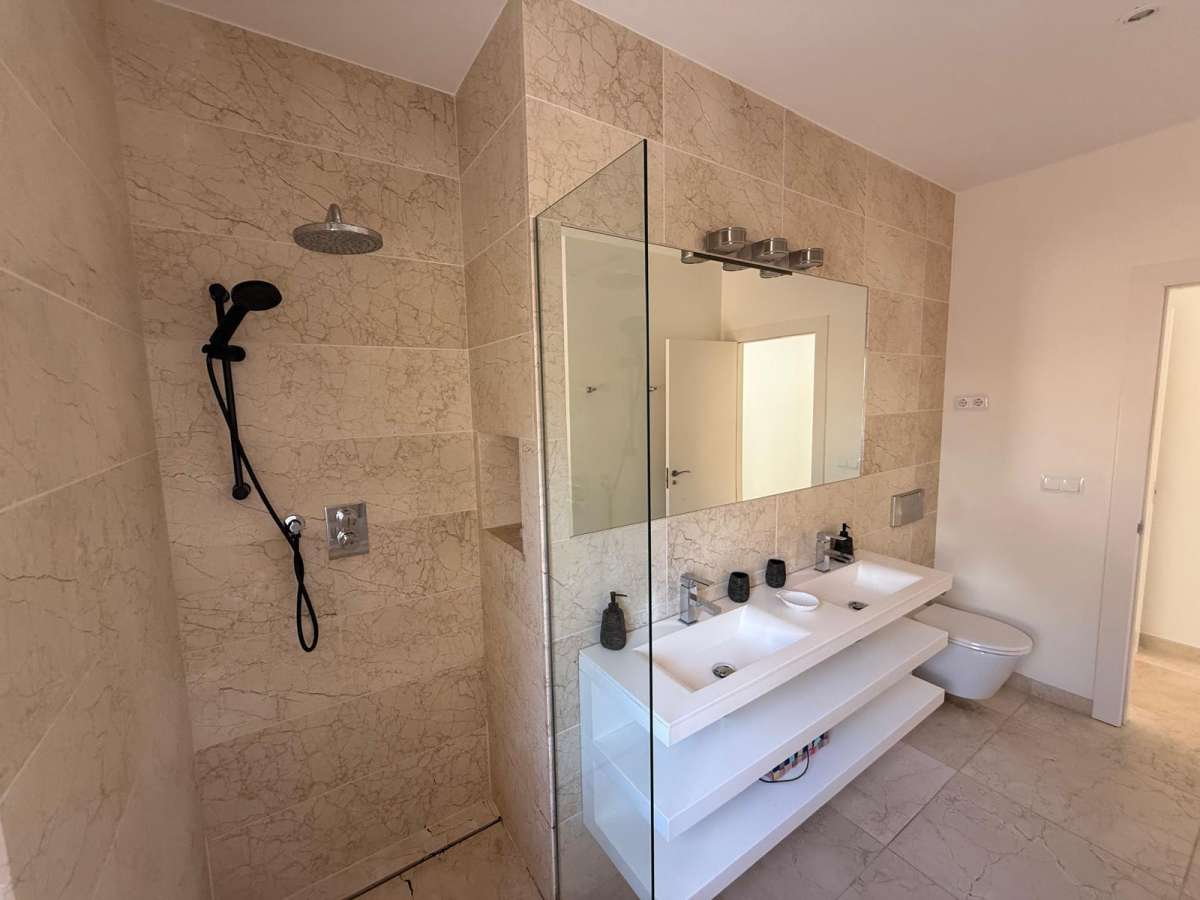 Bedroom in villa for sale in Moraira