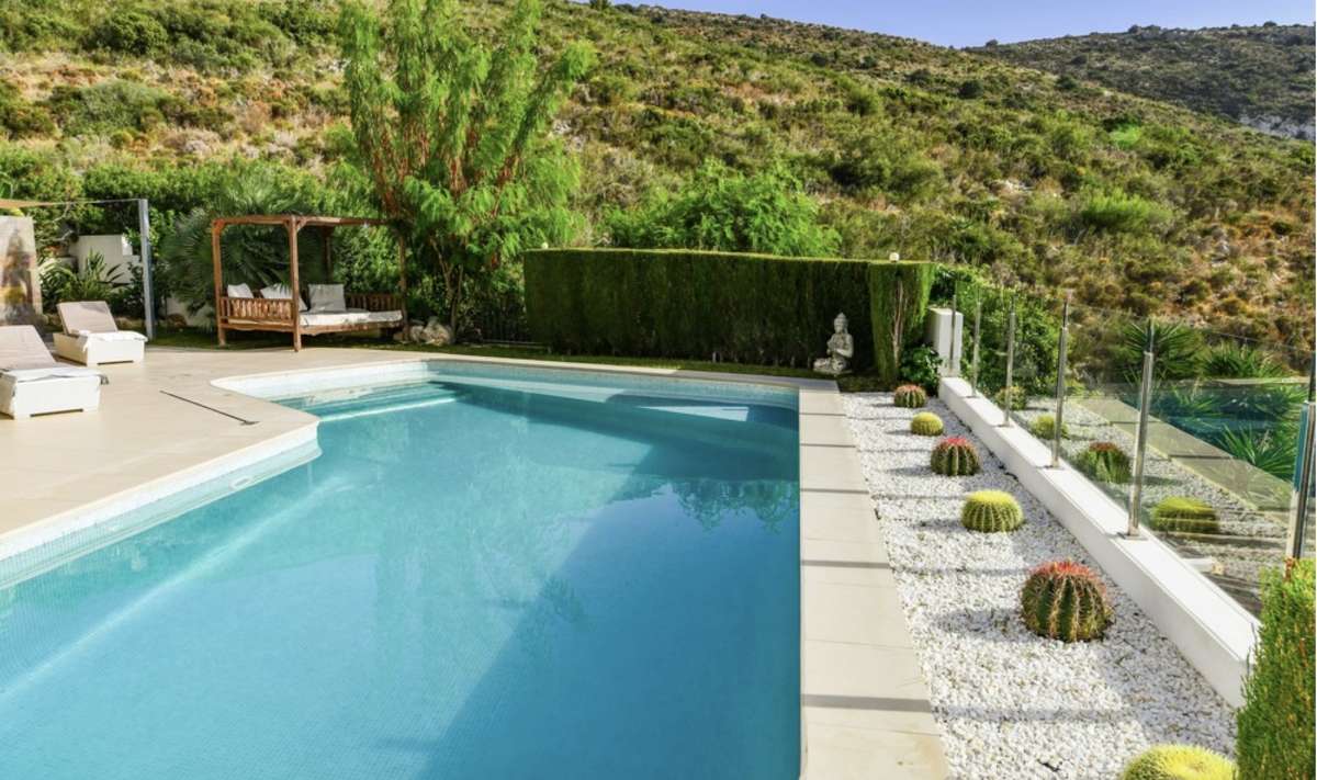 Garden in villa for sale in Moraira