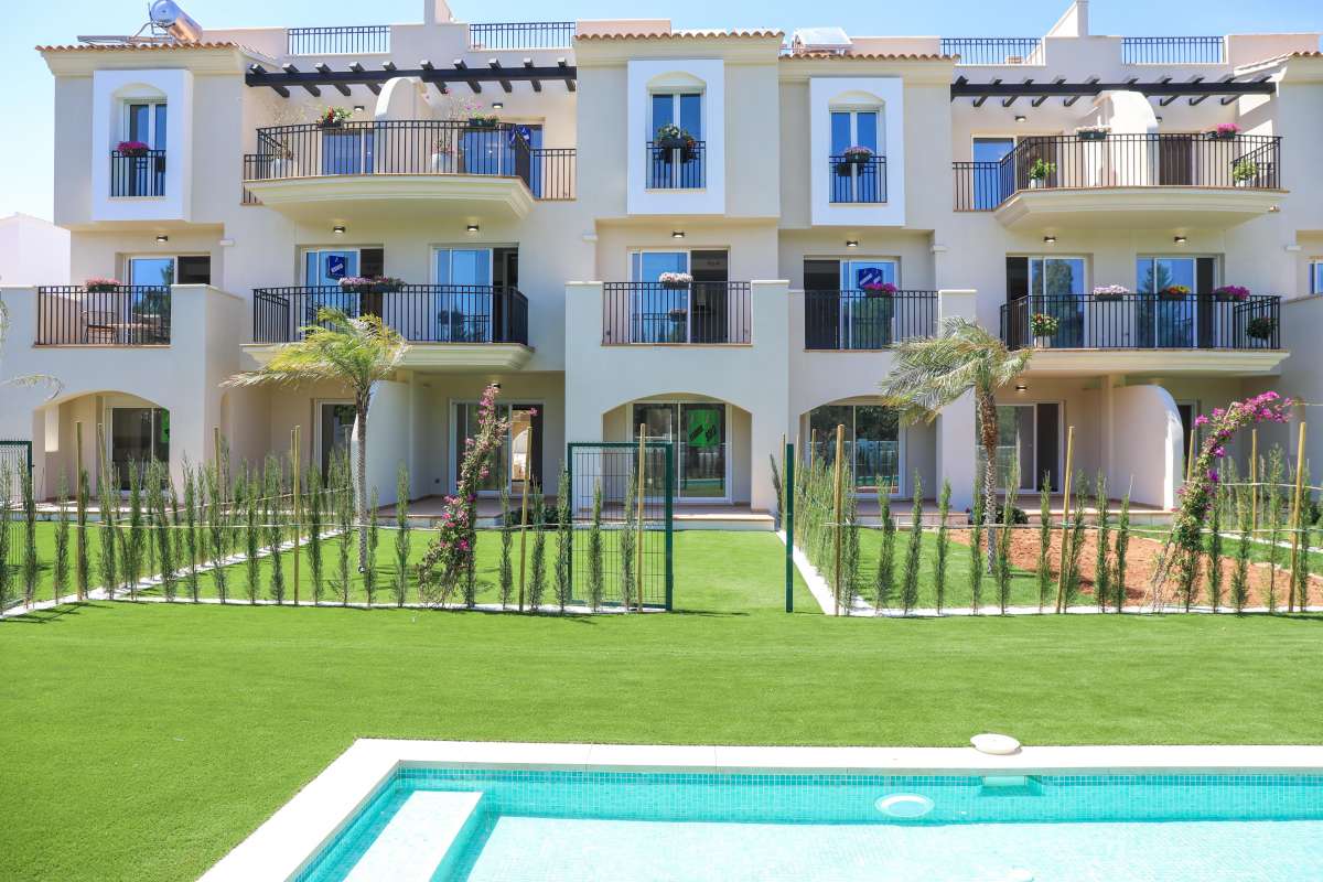 Pool area in apartment for sale in Denia