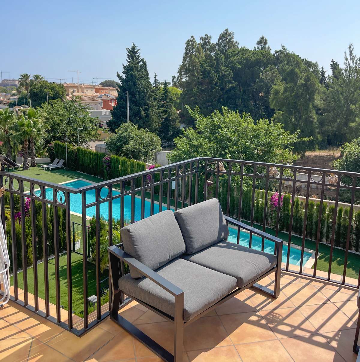 Bedroom in apartment for sale in Denia