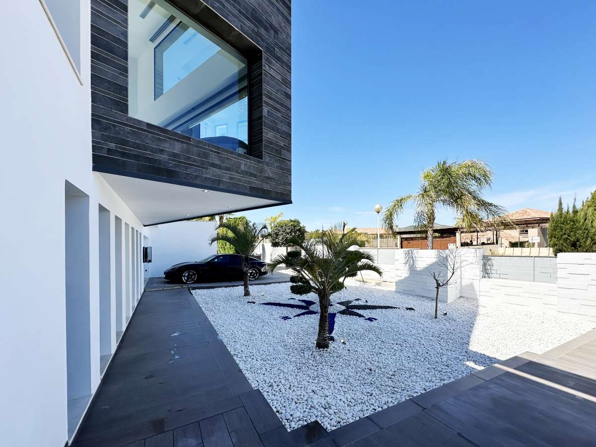 Bathroom in villa for sale in javea