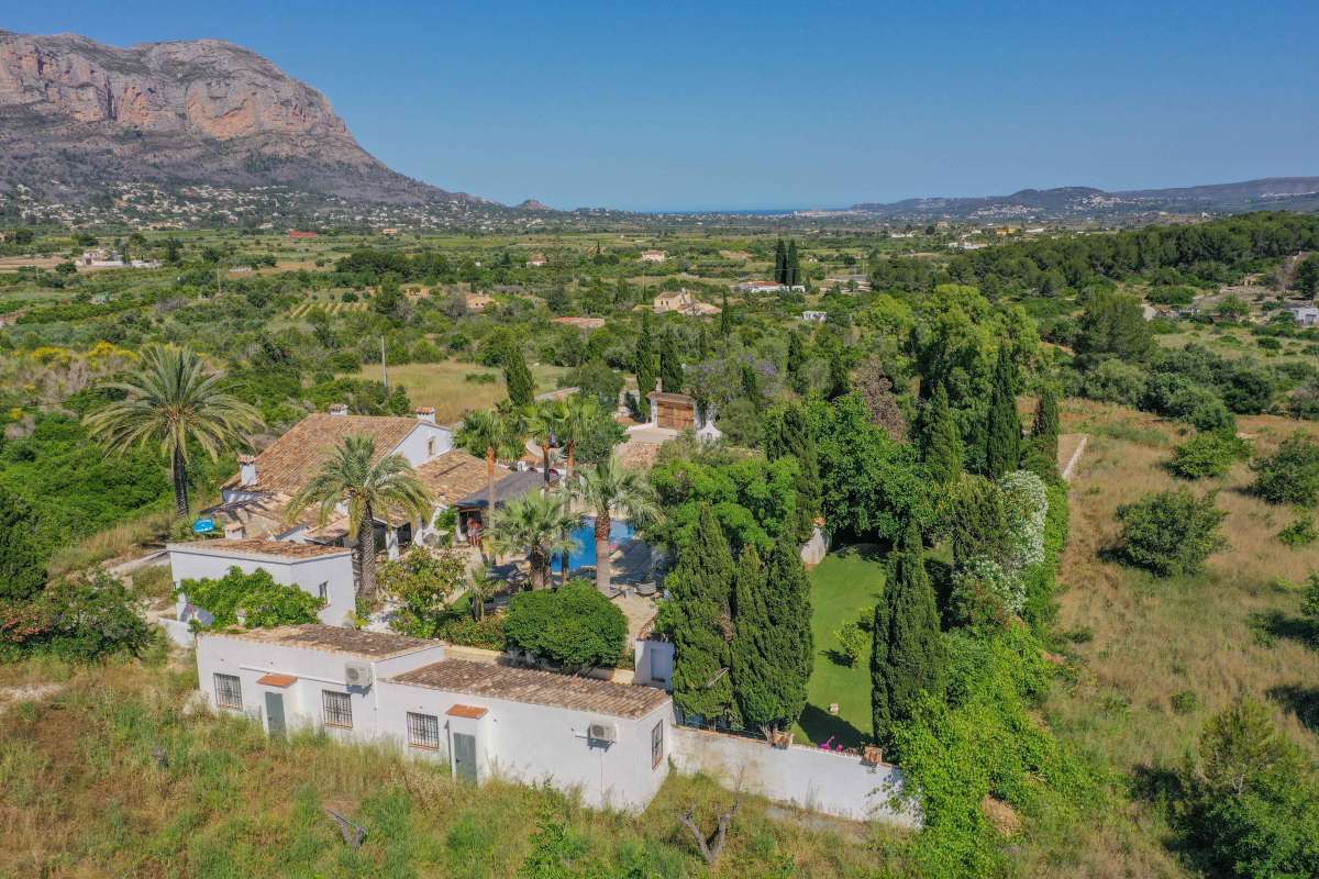 Garden in villa for sale in Jesus Pobre