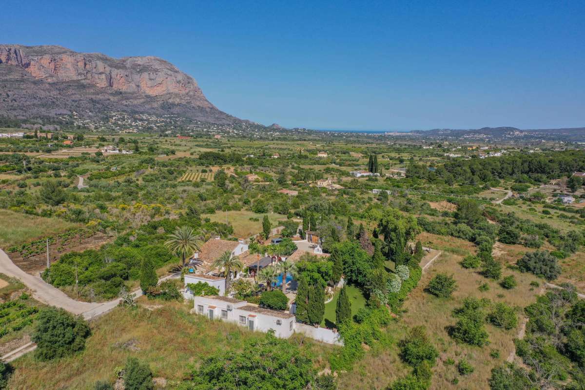 Pool area in villa for sale in Jesus Pobre