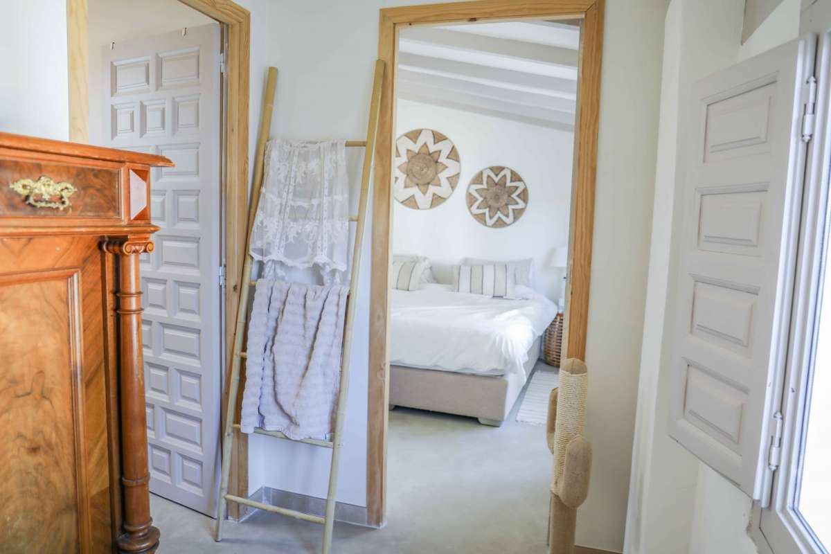 Master bedroom in villa for sale in Jesus Pobre