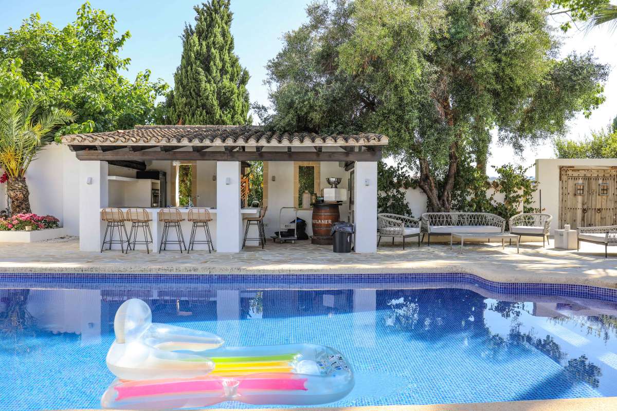 Pool area in villa for sale in Jesus Pobre