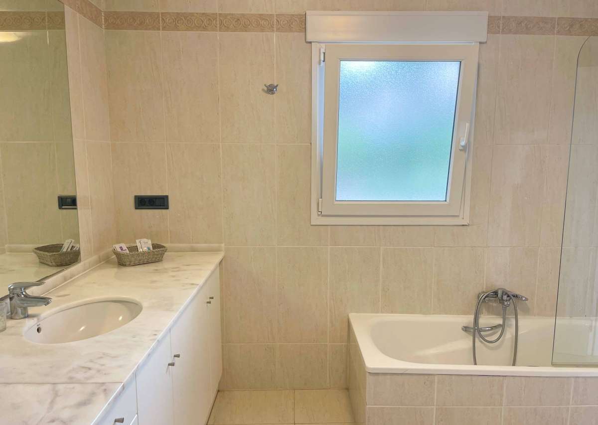 Bathroom in apartment for sale in Benissa Costa