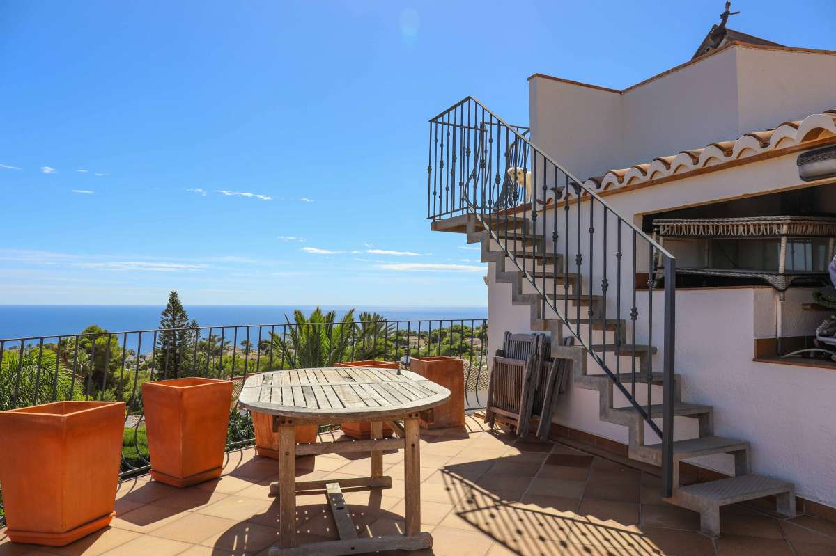 Bathroom in villa for sale in javea