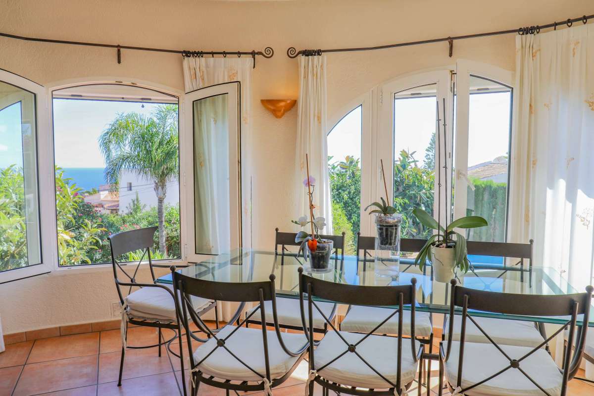 Master bedroom in villa for sale in javea