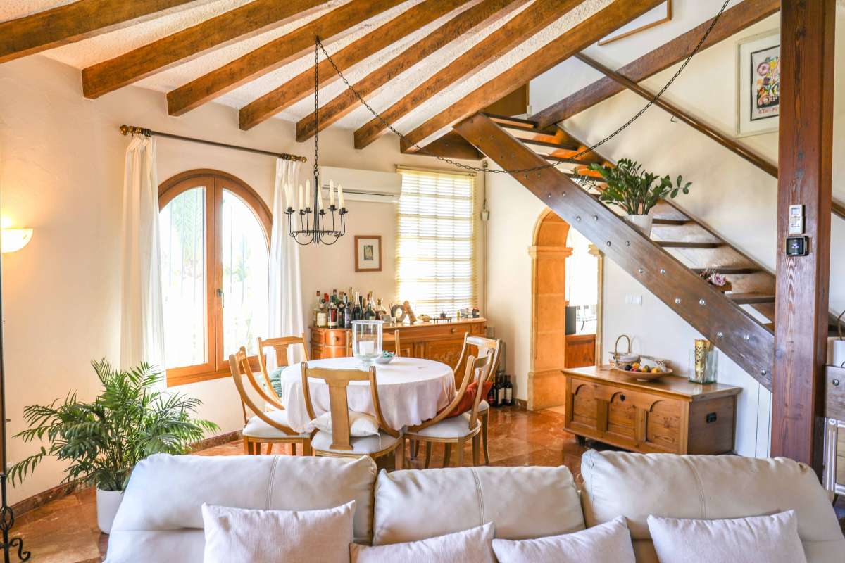 Master bedroom in villa for sale in javea