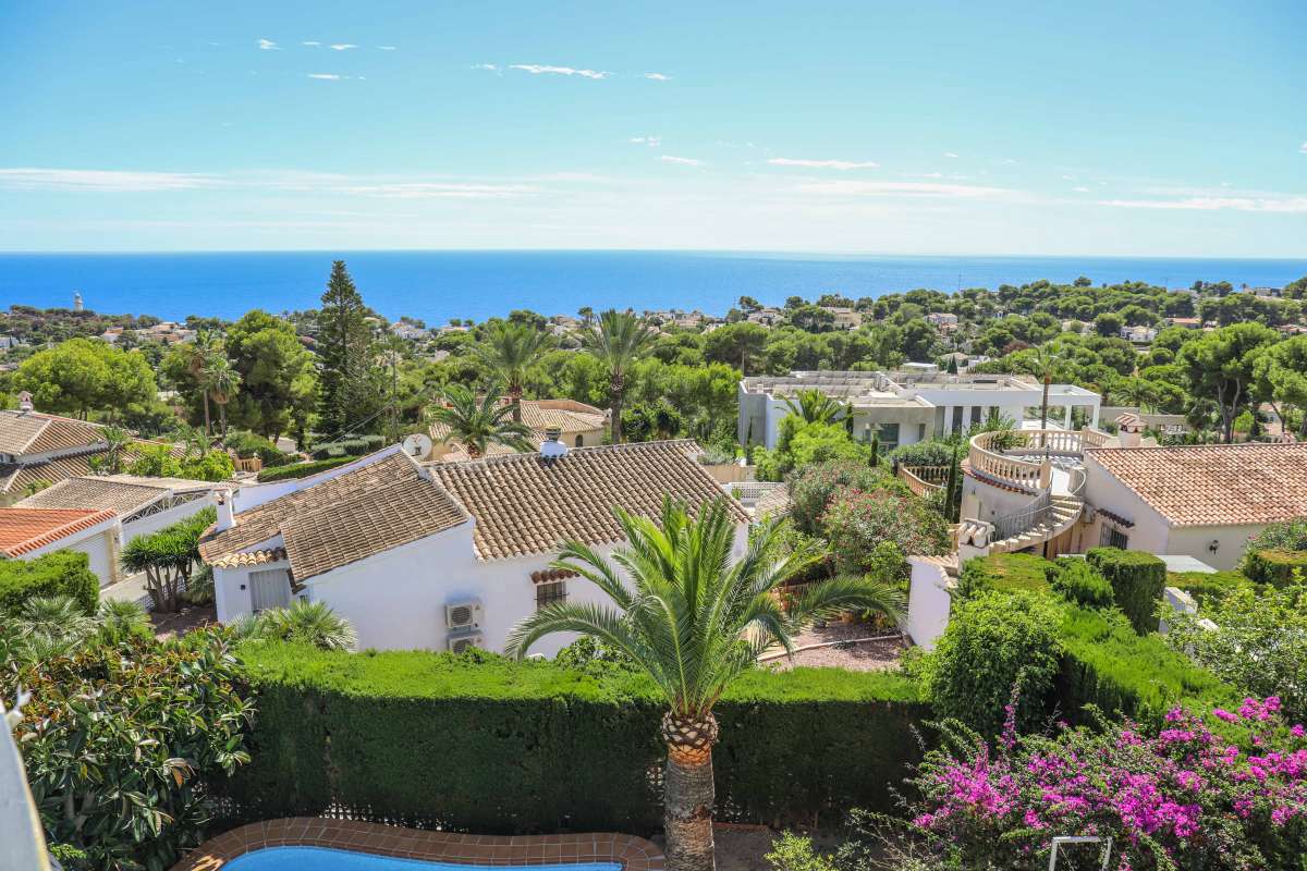 Bedroom in villa for sale in javea