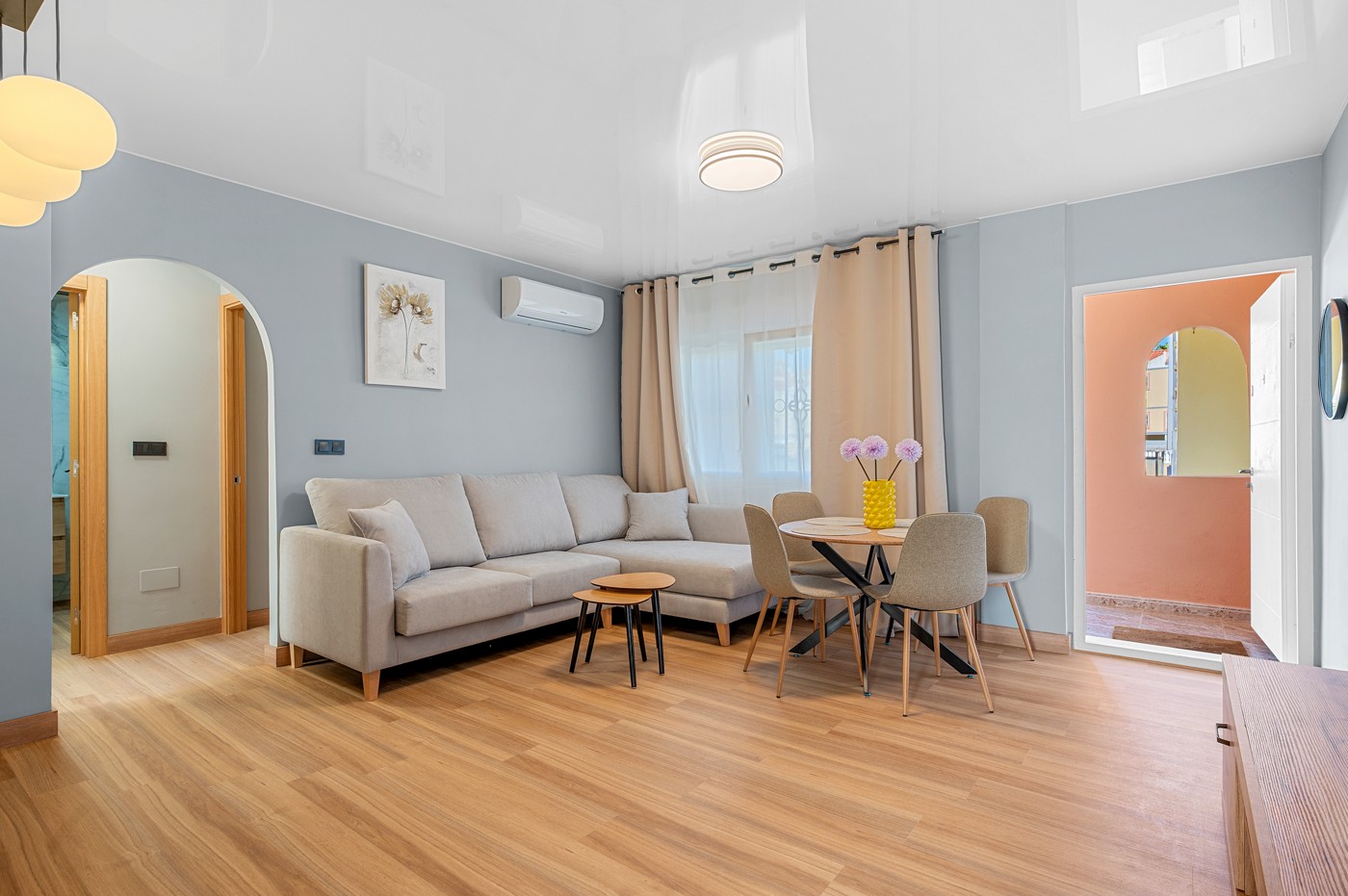 Living room in apartment for sale in San Miguel de Salinas