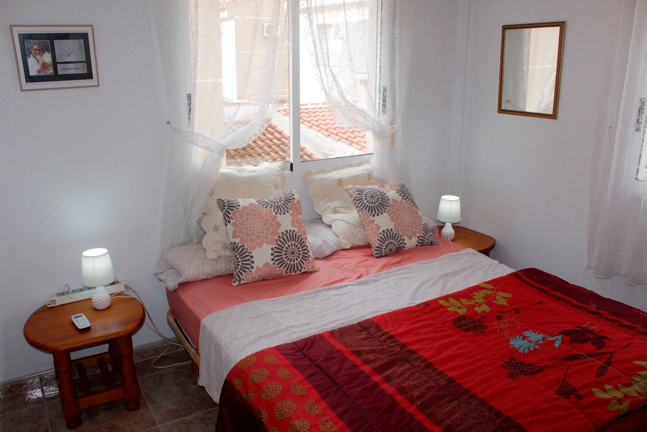 Master bedroom in villa for sale in Torre de La Horadada