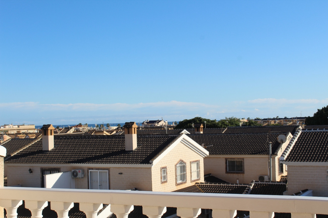 Kitchen in villa for sale in Torre de La Horadada