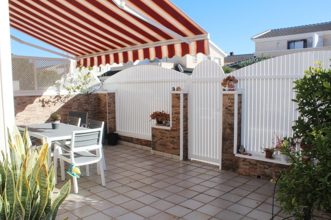 Pool area in villa for sale in Torre de La Horadada