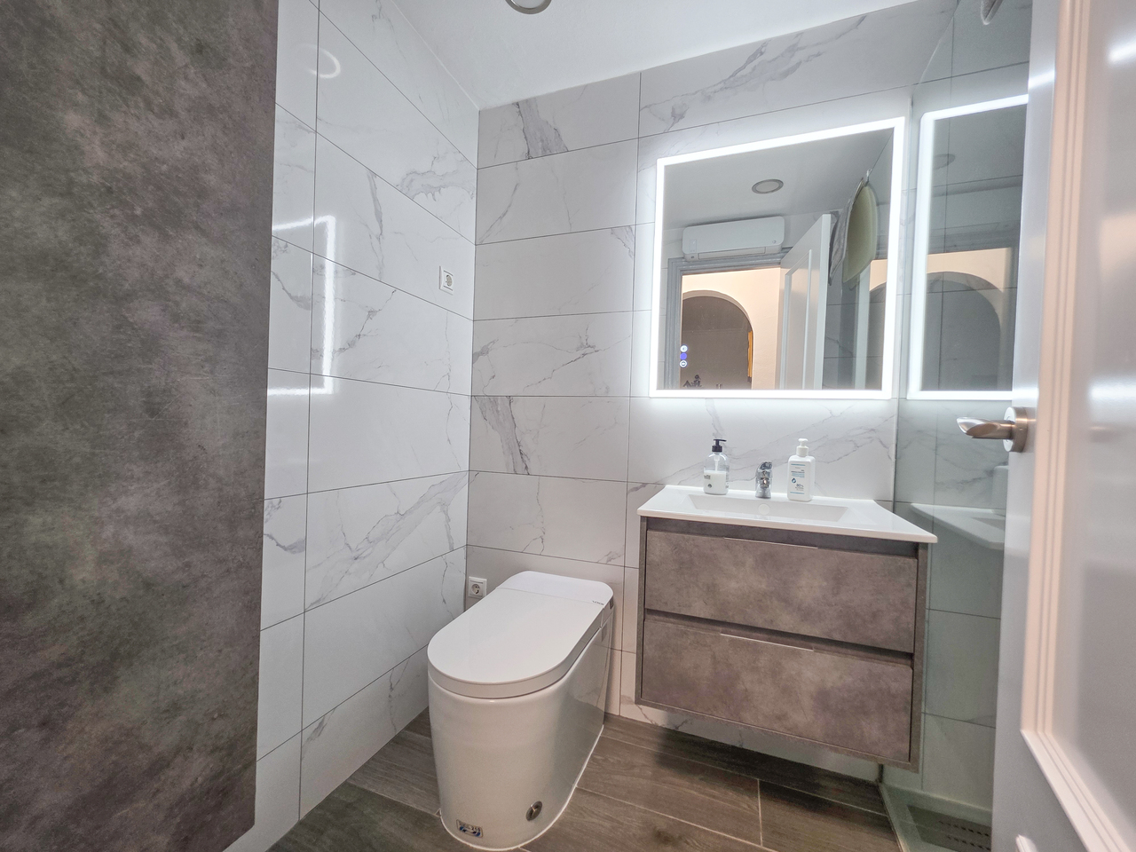 Master bedroom in apartment for sale in Vistabella Golf Entre Naranjos