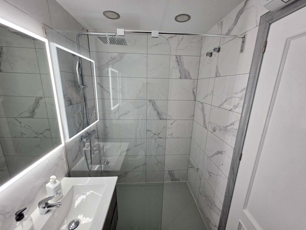 Bathroom in apartment for sale in Vistabella Golf Entre Naranjos