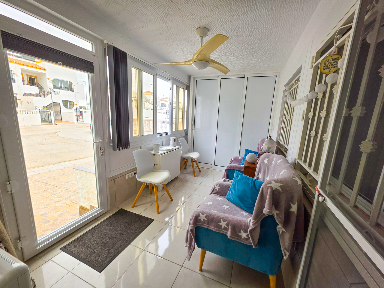 Living room in apartment for sale in Vistabella Golf Entre Naranjos