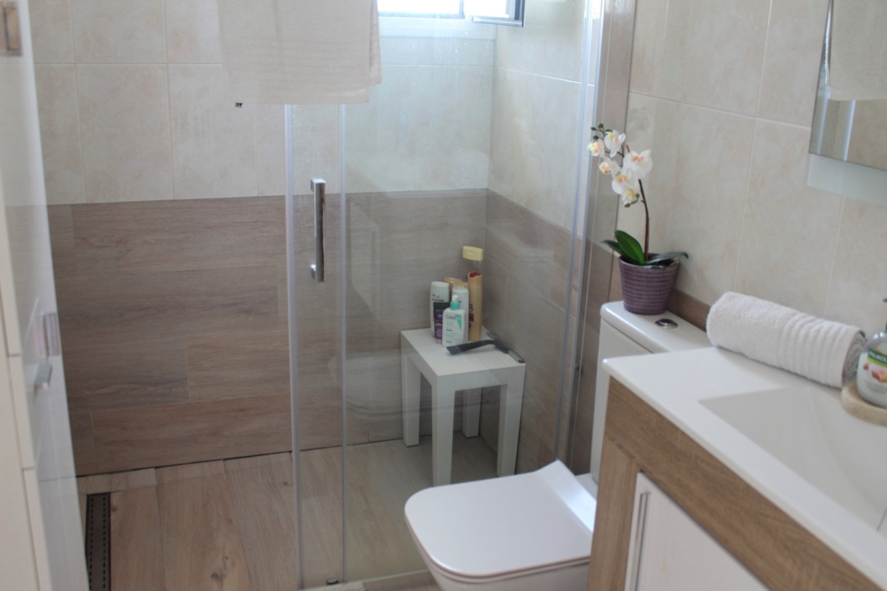 Master bedroom in apartment for sale in Playa Flamenca